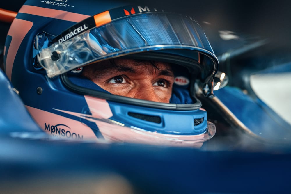 Albon signs contract extension with Williams post image